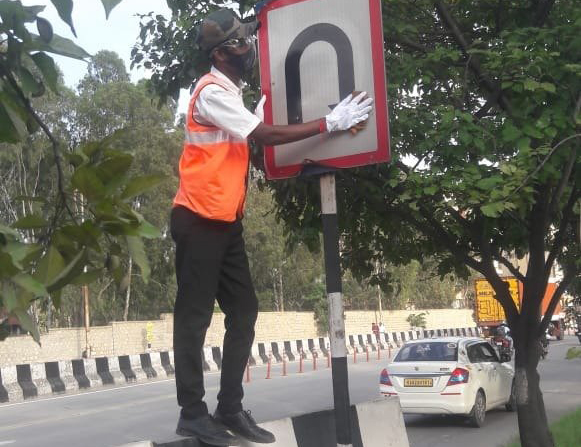 ORRCA Traffic team cleaned the traffic sign boards for better visibility to vehicle drivers.