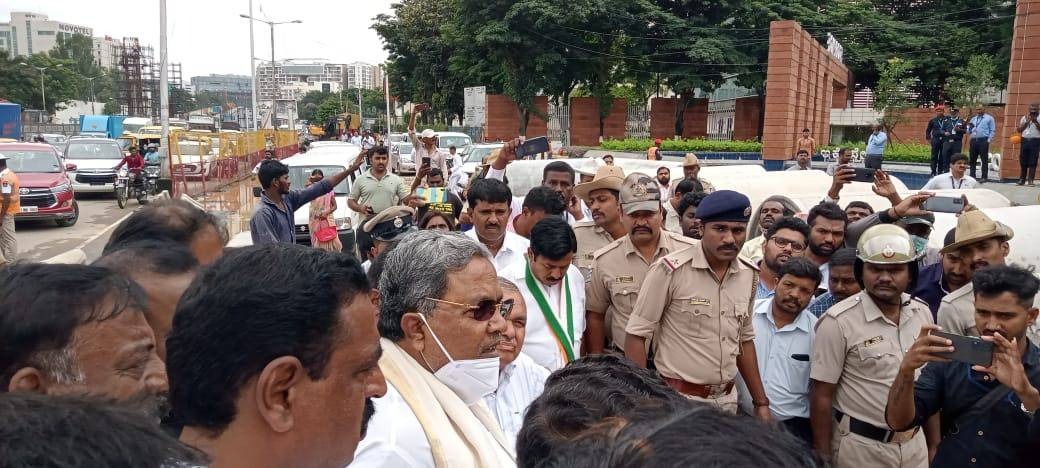 Leader of Opposition & Former Chief Minister Sri Siddaramaiah